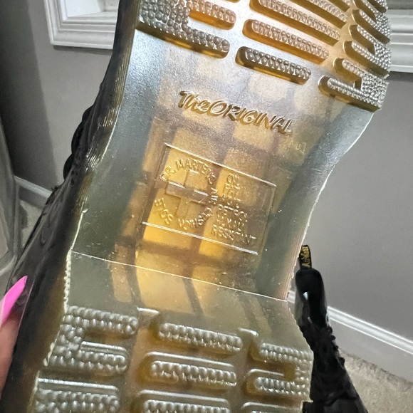 Dr Marten 1460 WOMEN'S PATENT LEATHER LACE UP BOOTS - Picture 12 of 13